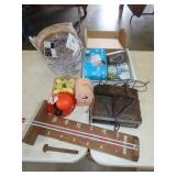 Table Lot of Household & Misc