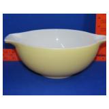 Pyrex 2-1/2 Qt Cinderella Mixing Bowl