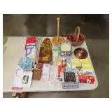 Table Lot of Household & Misc