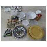 Table Lot of Glassware & Dishes