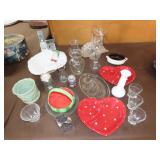 Table Lot of Glassware