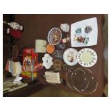 Table Lot of Glassware & Decor