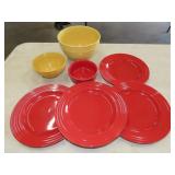 Table Lot of Dinnerware