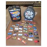 Hot Wheels w/ 2 Carrying Cases