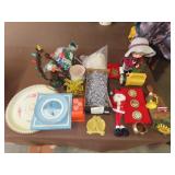 Table Lot of Christmas