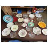Table Lot of Glassware