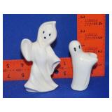 2 Ceramic Ghosts