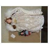 2 Dolls