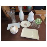 Table Lot of Glassware