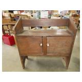 Primitive Bucket Stand