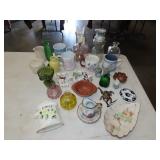 Table Lot of Glassware