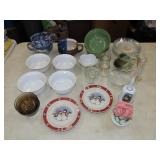 Table Lot of Glassware