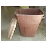 Rubbermaid Trash Can w/ Contents