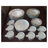 33pc Mikasa Intaglio Strawberry Fair