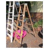 Wood Step Ladder - 6'