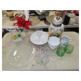 Table Lot of Glassware