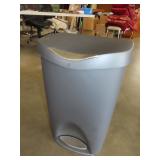 Plastic Trash Can - 25'