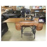 Antique Eldridge Sewing Machine w/ Attachments