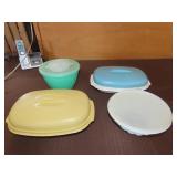 4 Pieces of Tupperware