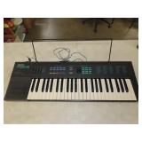 Yamaha PSR-6 Electric Keyboard - Works