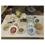 Table Lot of Glassware