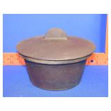 Cast Iron Pot w/ Lid - 7'