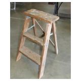 Wood Step Ladder