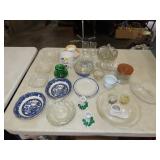 Table Lot of Glassware