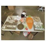 Table Lot of Decor