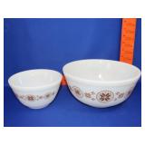2 Pyrex Town & Country Mixing Bowls