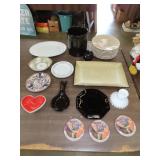 Table Lot of Glassware