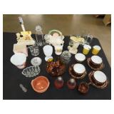 Table Lot of Glassware