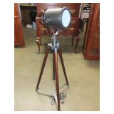 Tripod Spotlight - 48'
