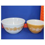 2 Pyrex Gold Butterfly Mixing Bowls