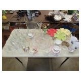 Table Lot of Glassware