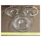 3 Pyrex Mixing Bowls - 10"