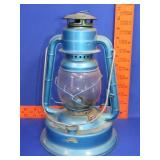 Dietz Little Wizard Barn Lantern