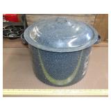 Enamelware Stock Pot w/ Lid - 21qt