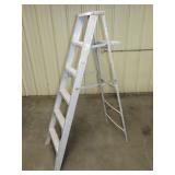 Aluminum Step Ladder - 68"