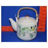 Japanese Frog Decorated Teapot