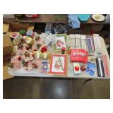 Table Lot of Christmas