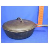 Cast Iron Pot w/ Lid - 11"
