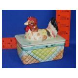 Hen Covered Box