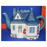 Ceramic Victorian House Teapot
