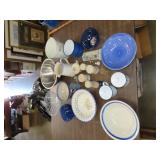 Table Lot of Glass & Kitchenware