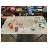 Table Lot of Glassware