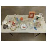 Table Lot of Glassware