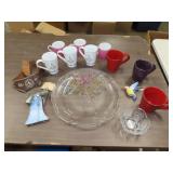Table Lot of Mugs & Glassware