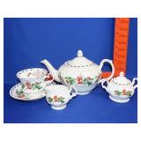A Cup of Chrstimas Tea Set