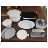 Table Lot of Kitchenware